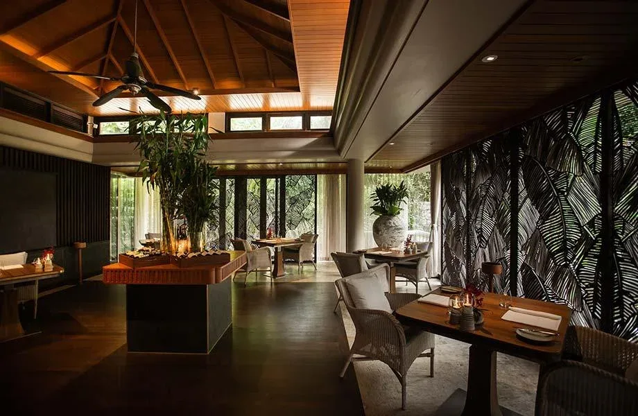 PRU Restaurant — Restoran